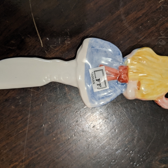 Handmade Ceramic Alice in Wonderland butter knives - Picture 2 of 7